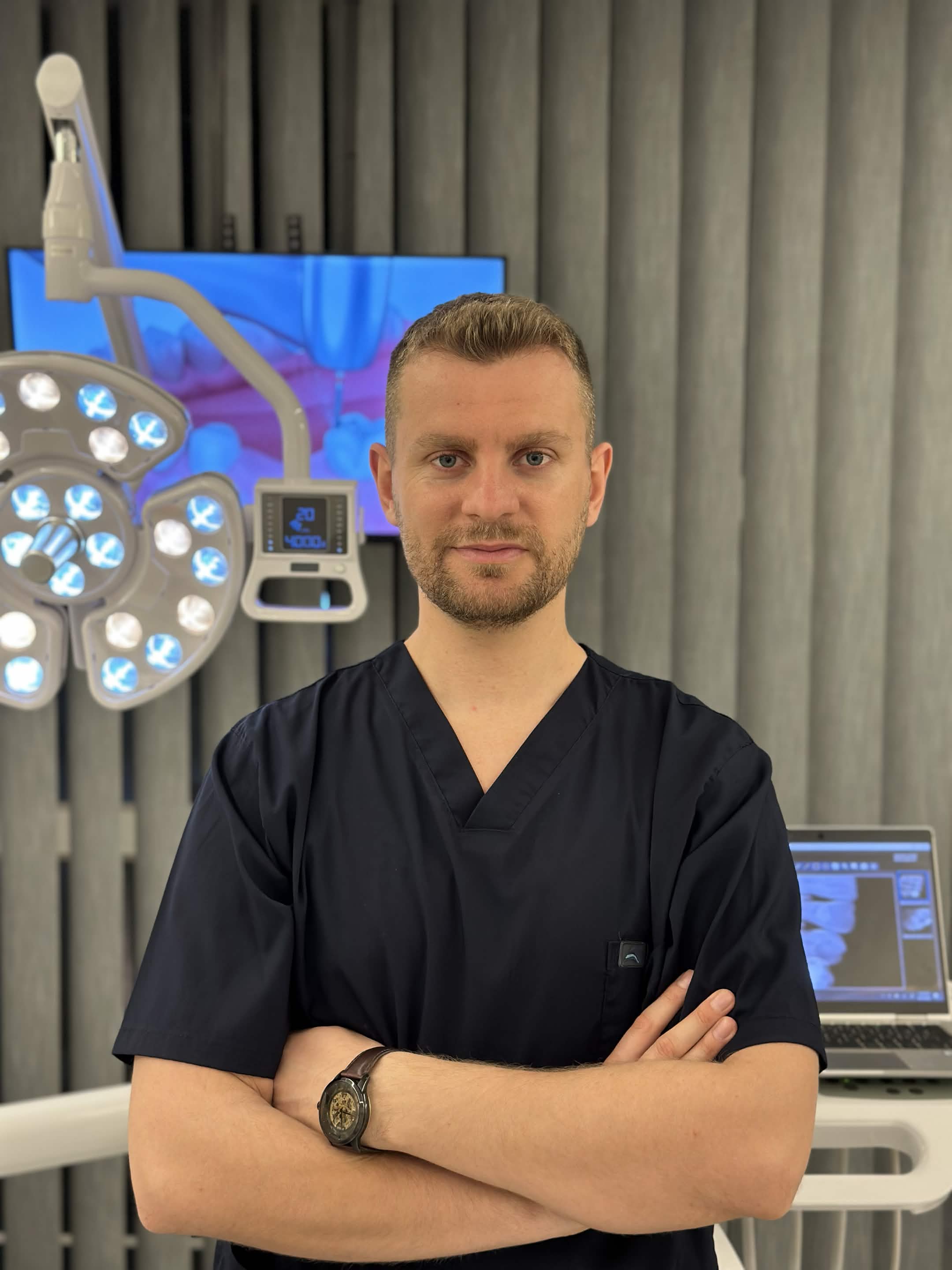 Dr. spec. Arbër Kryeziu në klinikë